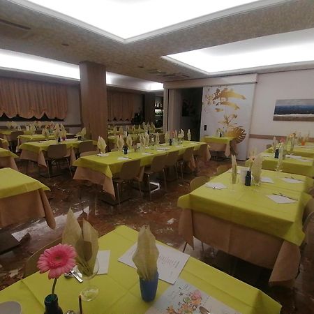 Hotel Silvana Bellaria – Igea Marina Kültér fotó