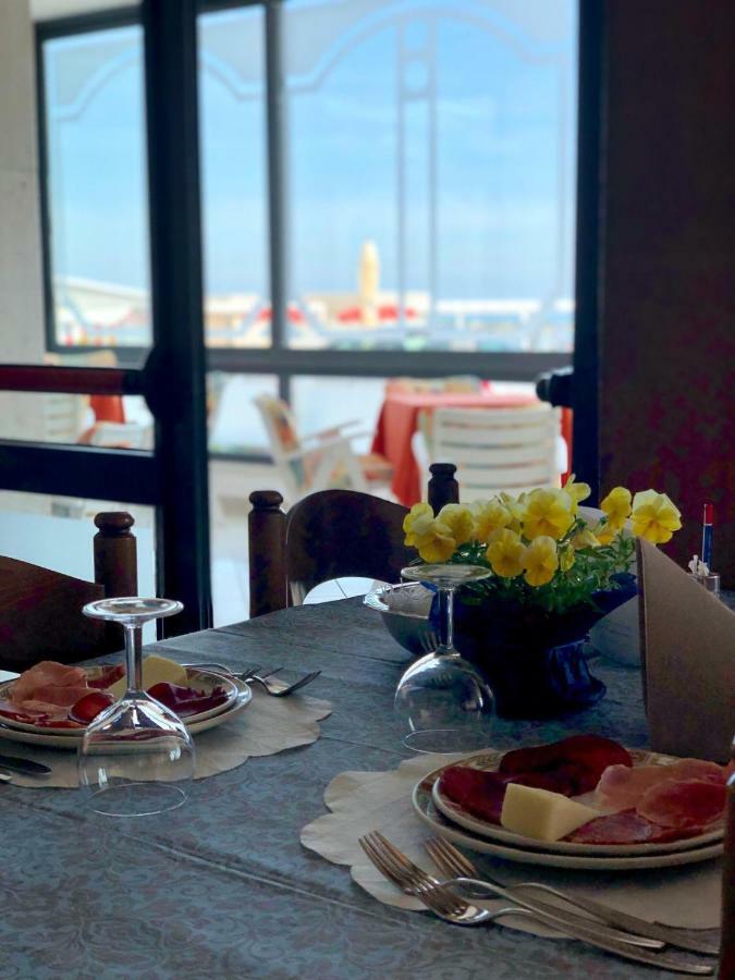 Hotel Silvana Bellaria – Igea Marina Kültér fotó